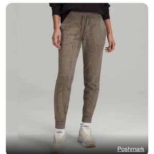 Lululemon Warm Down Jogger- Thread Dye color. Size 4